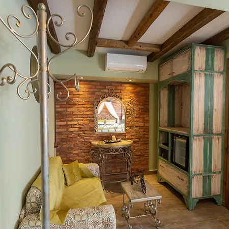 Maria's Boutique 4*