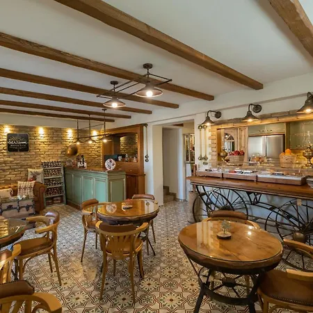 Maria's Boutique Corinth